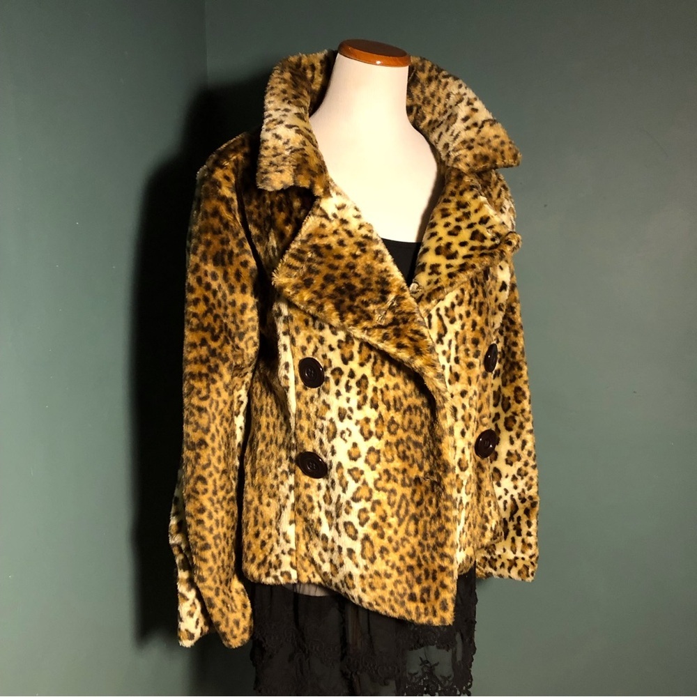 Vegan fur leopard coat vintage